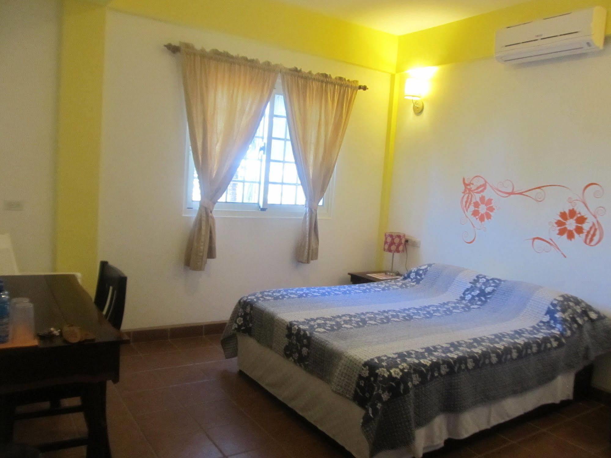 Easy Inn Hotel Белиз-Сити Экстерьер фото